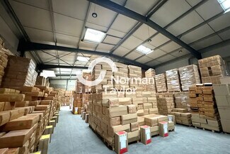 Plus de détails pour Local d'activités à louer