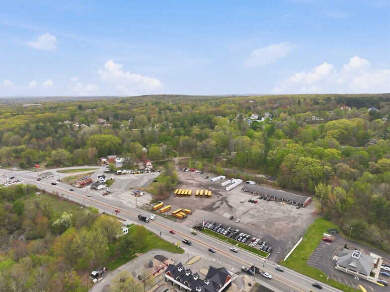 883 Southbridge St, Auburn, MA à vendre - Photo de l’immeuble – Image 1 sur 8