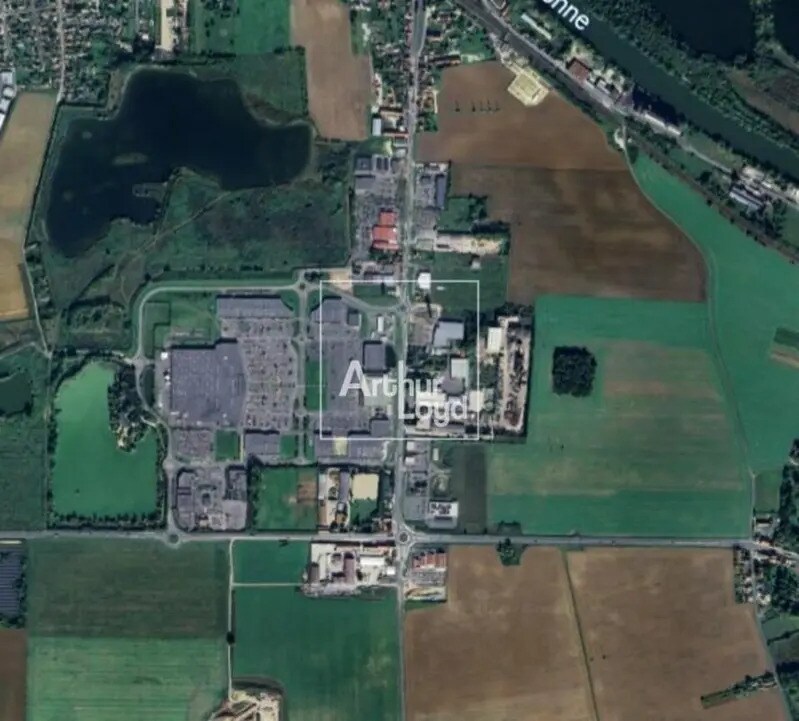 Terrain dans Varennes-sur-Seine à vendre Aérien– Image 1 sur 2