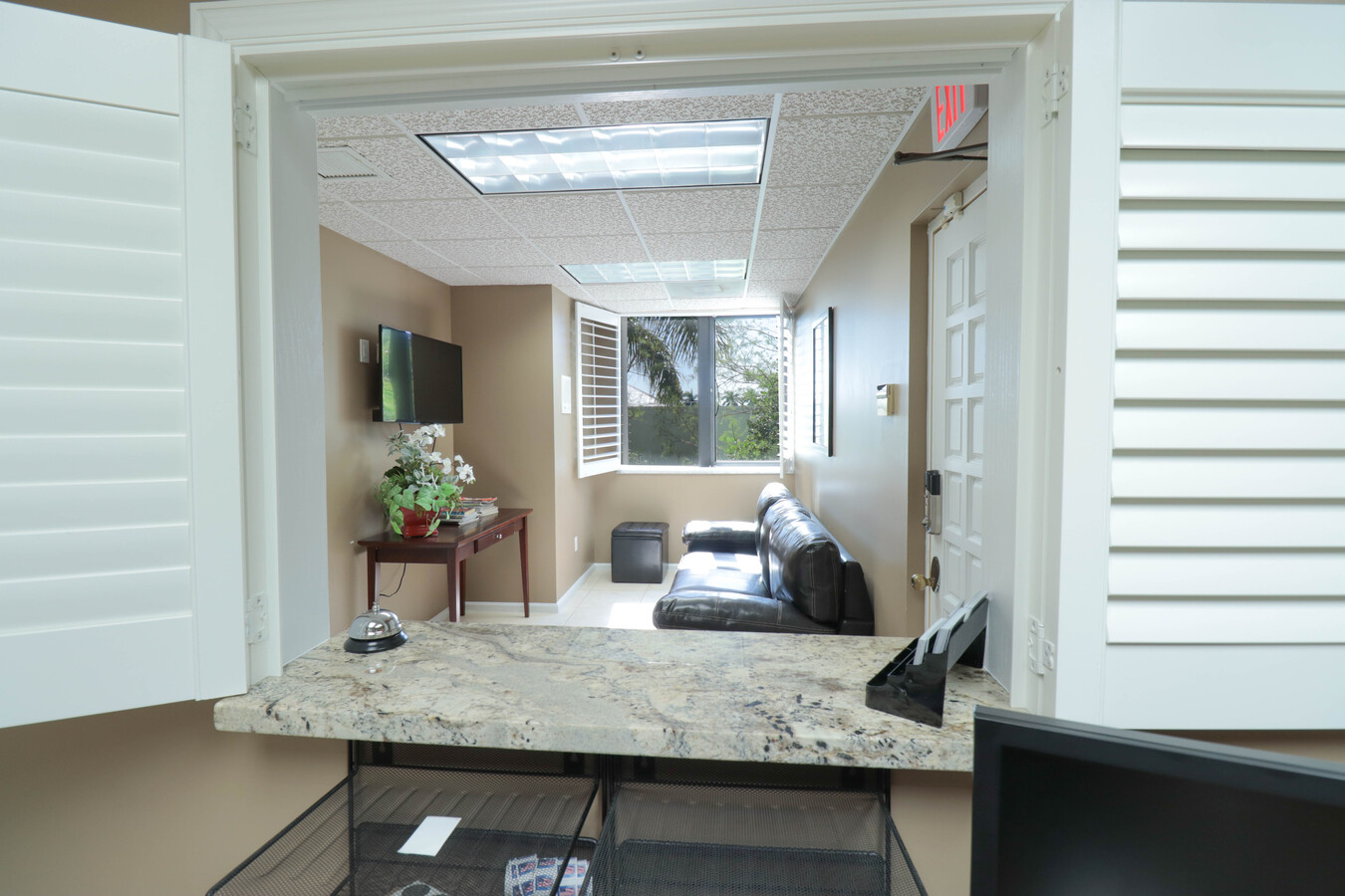 700 11th St S, Naples, FL 34102 - Lot 202/203 -  - Photo intérieure - Image 1 of 11