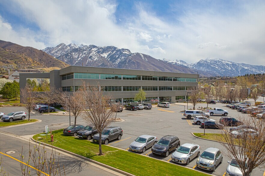 6360 S 3000 E, Salt Lake City, UT à louer - Photo de l’immeuble – Image 1 sur 19