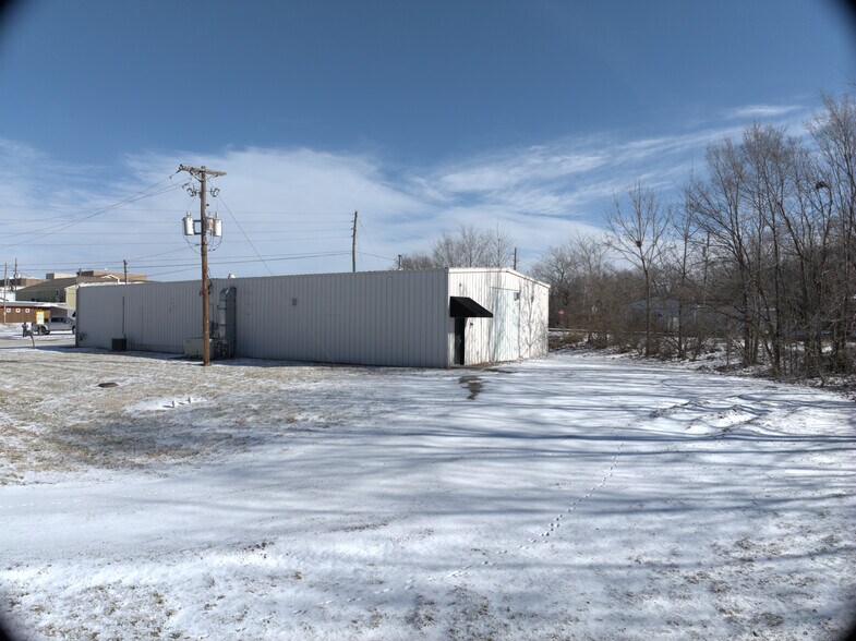 101 W Shrader St, Liberty, MO à louer - Photo de l’immeuble – Image 3 sur 55