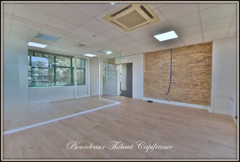 Bureau dans Montlhéry à louer - Photo de l’immeuble – Image 3 sur 7