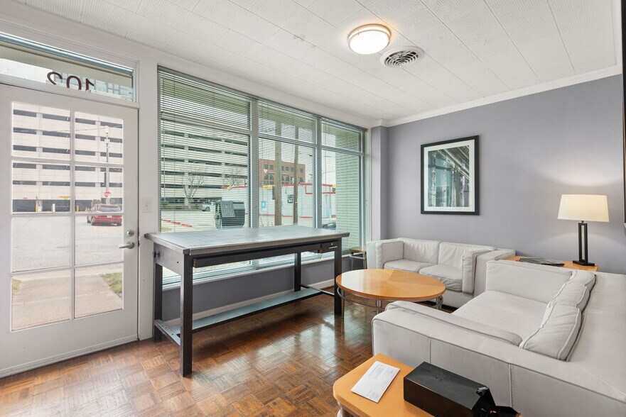 102 Paisley St, Greensboro, NC à louer - Photo de l’immeuble – Image 3 sur 24