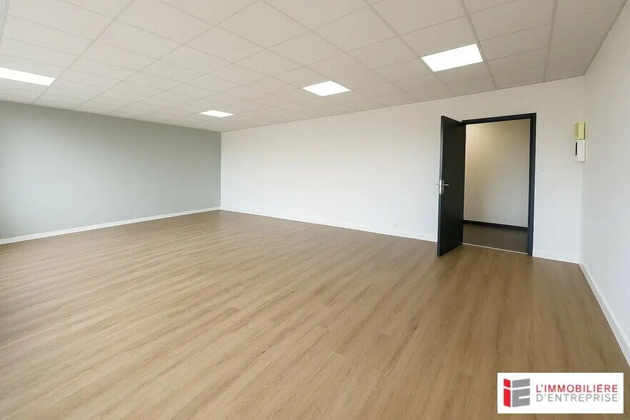 Bureau dans Cesson-Sévigné à vendre - Photo intérieure – Image 2 sur 9