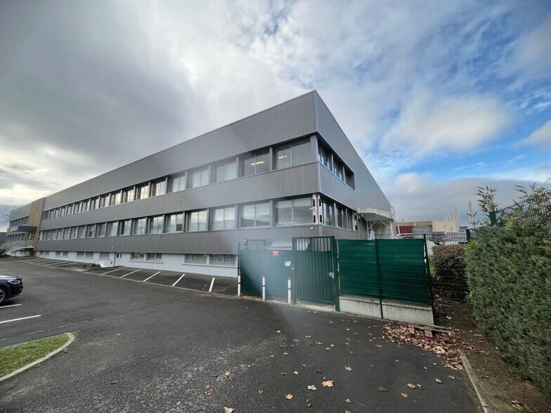 29 Avenue De L'Eguillette, SAINT-OUEN-L'AUMONE à louer - Photo de l’immeuble – Image 2 sur 13