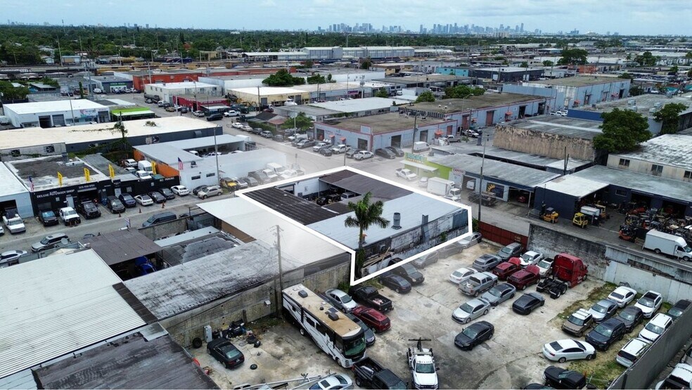 1025 E 45th St, Hialeah, FL à vendre - Photo de l’immeuble – Image 2 sur 17