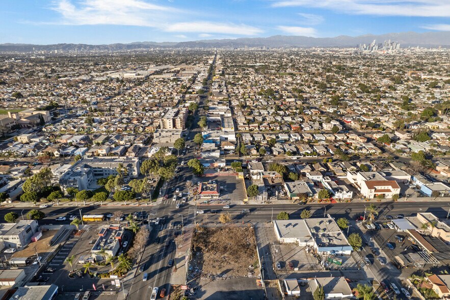 7200 S Western Ave, Los Angeles, CA à vendre - Photo de l’immeuble – Image 3 sur 9