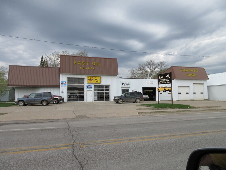 526 S Phillips St, Algona, IA à vendre - Photo de l’immeuble – Image 1 sur 10