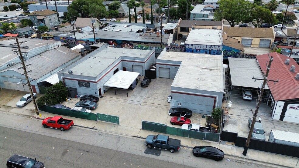 1266 & 1276 WEST 1ST STREET portefeuille de 2 biens à vendre sur LoopNet.fr - Photo de l’immeuble – Image 3 sur 10