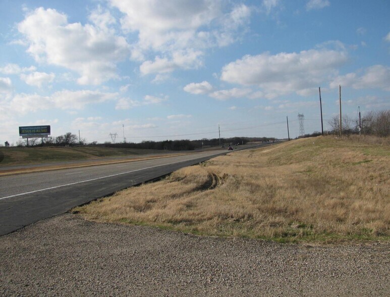12600 US 82, Savoy, TX à louer - Photo de l’immeuble – Image 2 sur 6