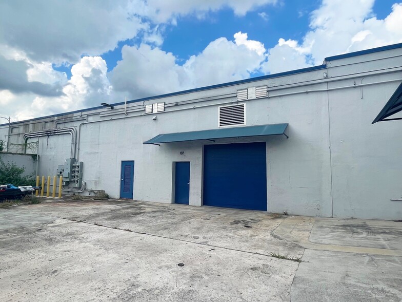 3601 NW 55th St, Miami, FL à louer - Photo de l’immeuble – Image 1 sur 9