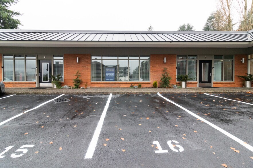6610 NE 181st St, Kenmore, WA à louer - Photo de l’immeuble – Image 2 sur 21
