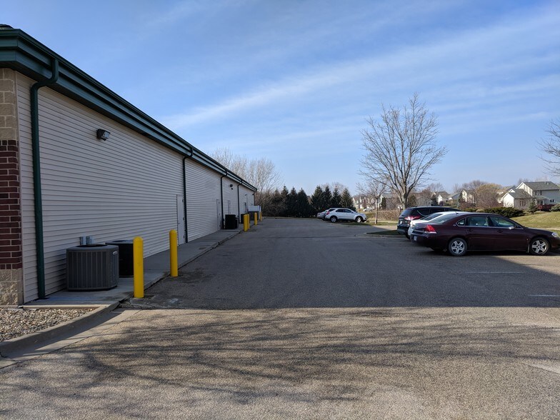 576 Boyson Rd NE, Cedar Rapids, IA à louer - Photo de l’immeuble – Image 2 sur 7
