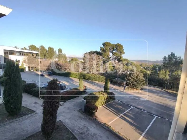 355 Rue Louis De Broglie, Aix-en-Provence à louer - Photo de l’immeuble – Image 3 sur 9