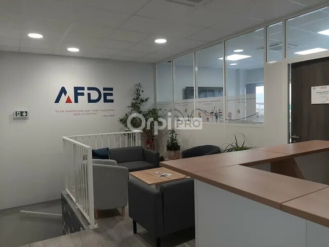 Plus de détails pour Bureau à louer