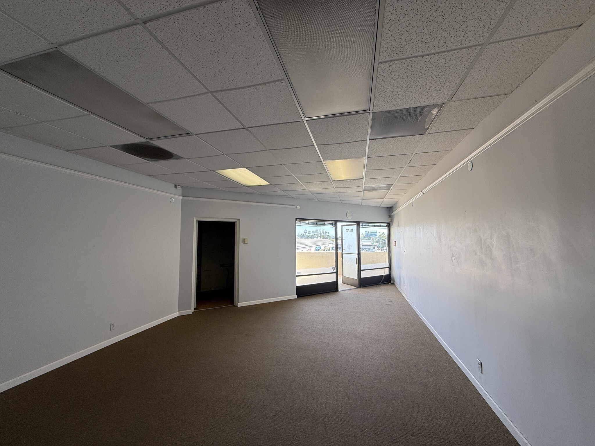 11660-11690 Gateway Blvd, Los Angeles, CA à louer Photo intérieure– Image 1 sur 1