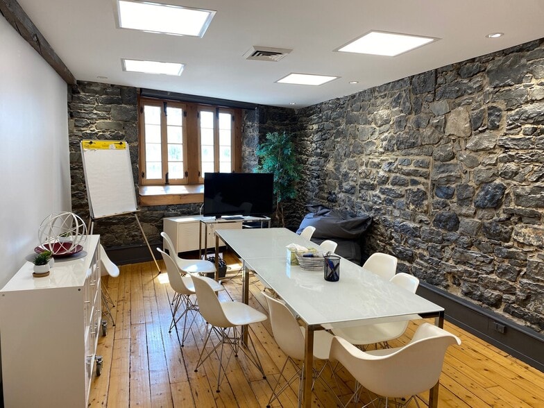 731-741 Rue De La Commune O, Montréal, QC à louer - Photo intérieure – Image 3 sur 10