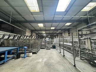 Plus de détails pour Bureau, Local d'activités à louer