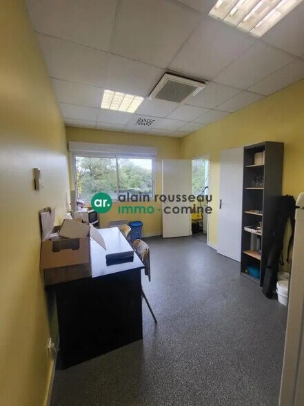 Bureau dans SAINT-BARTHELEMY-D'ANJOU à louer - Photo intérieure – Image 2 sur 4