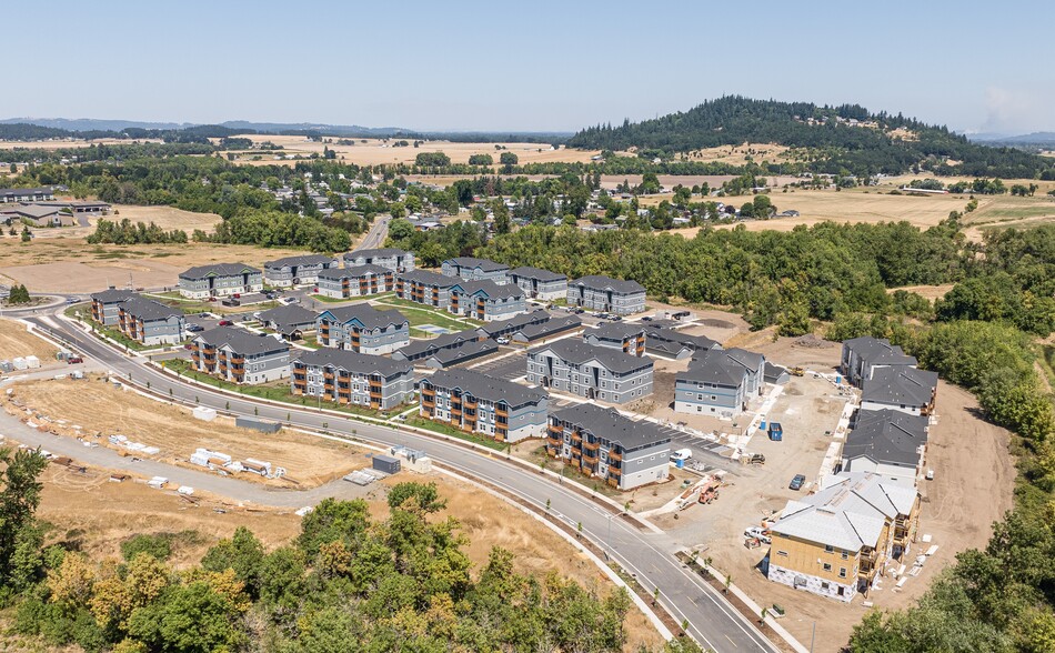 150 NE Timber Ridge St, Albany, OR à louer - Photo principale – Image 3 sur 3