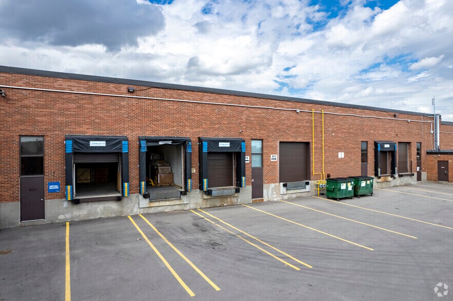 903-951 Matheson Blvd E, Mississauga, ON à louer - Photo de l’immeuble – Image 3 sur 7