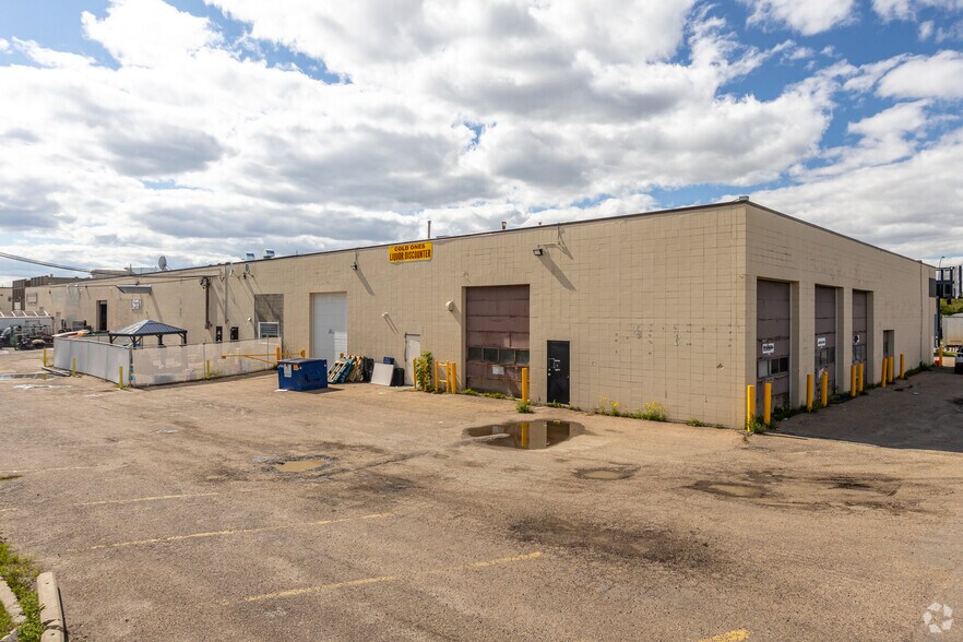8303-8317 Argyll Rd NW, Edmonton, AB à louer - Photo de l’immeuble – Image 2 sur 2