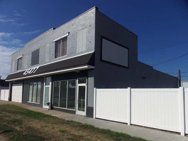 45477 Woodward Ave, Pontiac, MI à louer - Photo de l’immeuble – Image 3 sur 3