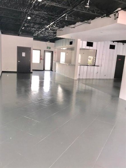 3556 N Ocean Blvd, Fort Lauderdale, FL à vendre - Photo intérieure – Image 3 sur 5