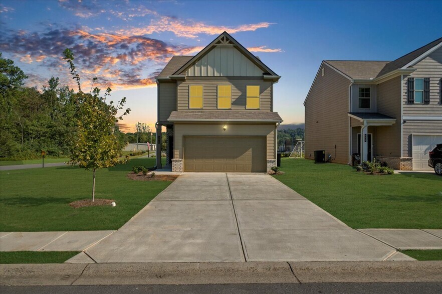 300 Harrison Dr, Calhoun, GA à vendre - Photo de l’immeuble – Image 2 sur 23