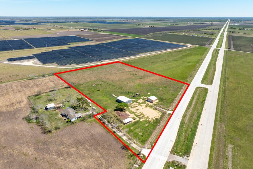 27427 Highway 36, Damon, TX à vendre - Photo principale – Image 1 sur 39