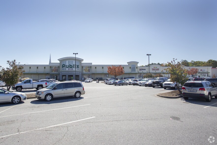 111-129 W Butler Rd, Mauldin, SC à louer - Photo principale – Image 2 sur 10