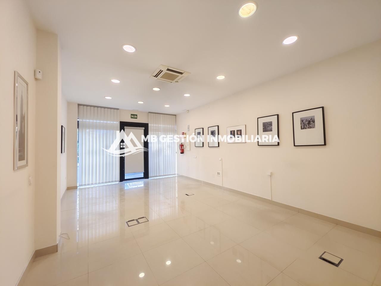 Local commercial dans Fuenlabrada, Madrid à louer Photo intérieure– Image 1 sur 8