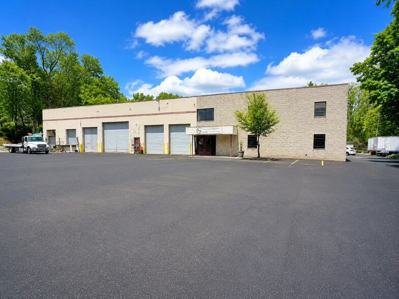 525 Ella T Grasso Blvd, New Haven, CT à louer - Photo de l’immeuble – Image 1 sur 12