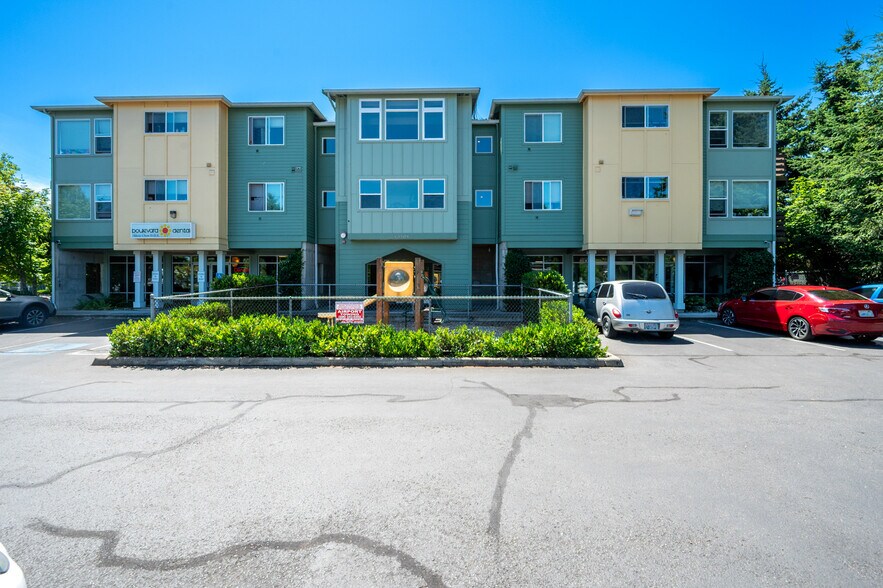 13505 Ambaum Blvd SW, Burien, WA à vendre - Photo de l’immeuble – Image 1 sur 24