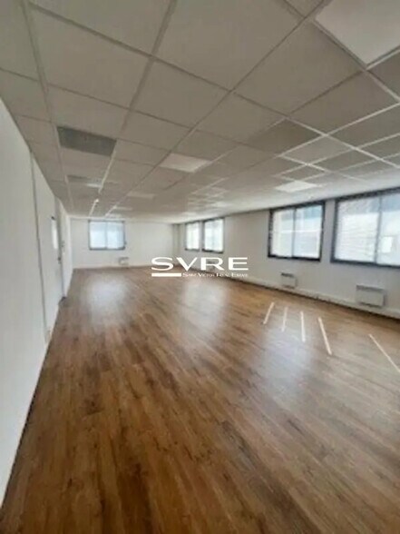 Bureau dans Marseille à louer - Photo de l’immeuble – Image 1 sur 33