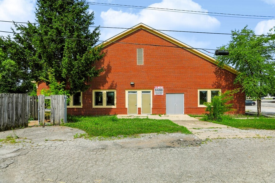 6635 E 21st St, Indianapolis, IN à vendre - Photo de l’immeuble – Image 2 sur 25