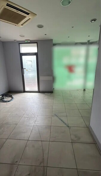 Local commercial dans Saint-Maur-des-Fossés à louer - Photo de l’immeuble – Image 2 sur 5