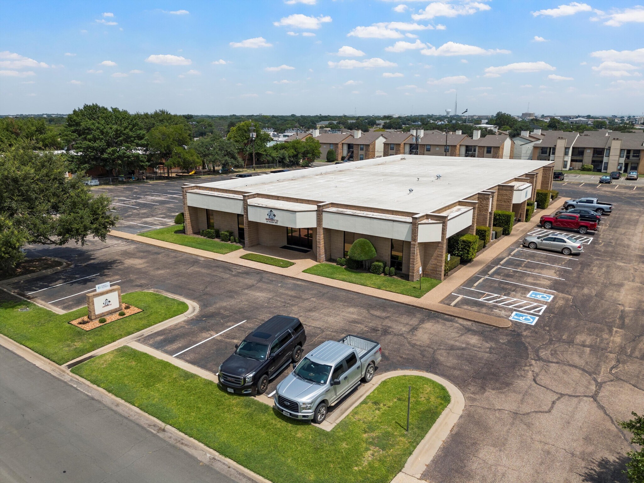 204 Woodhew Dr, Waco, TX à louer Photo de l’immeuble– Image 1 sur 6