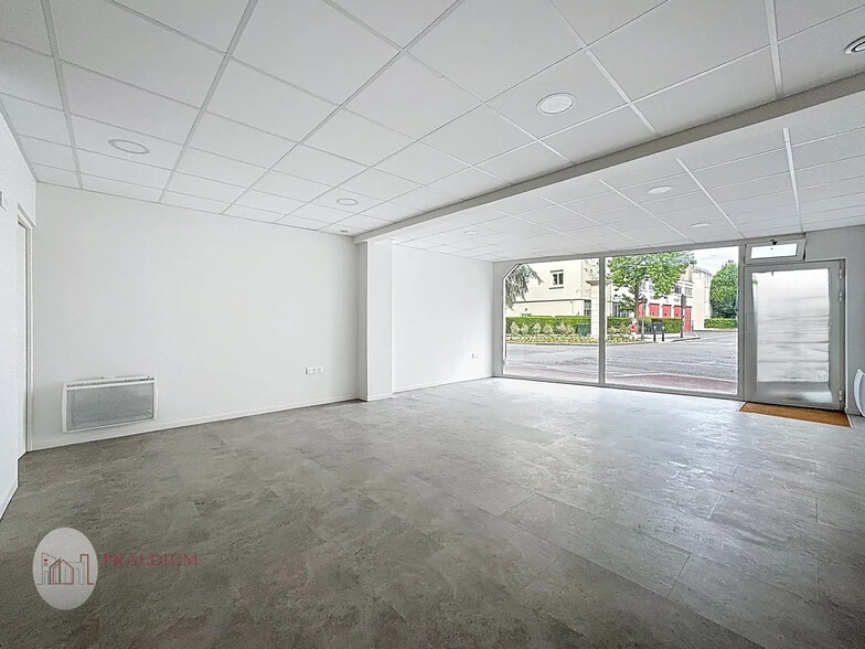 Local commercial dans Suresnes à vendre - Photo de l’immeuble – Image 2 sur 5