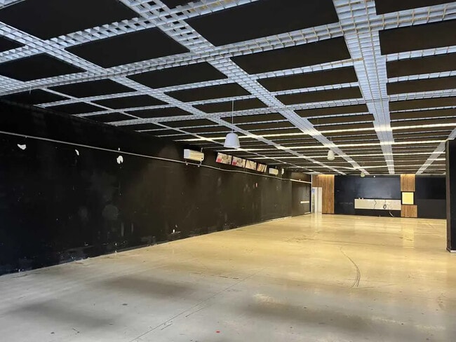 Plus de détails pour Local commercial à louer