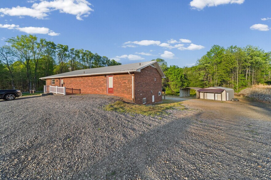 125 Woodhaven Rd, North Wilkesboro, NC à vendre - Photo de l’immeuble – Image 3 sur 28