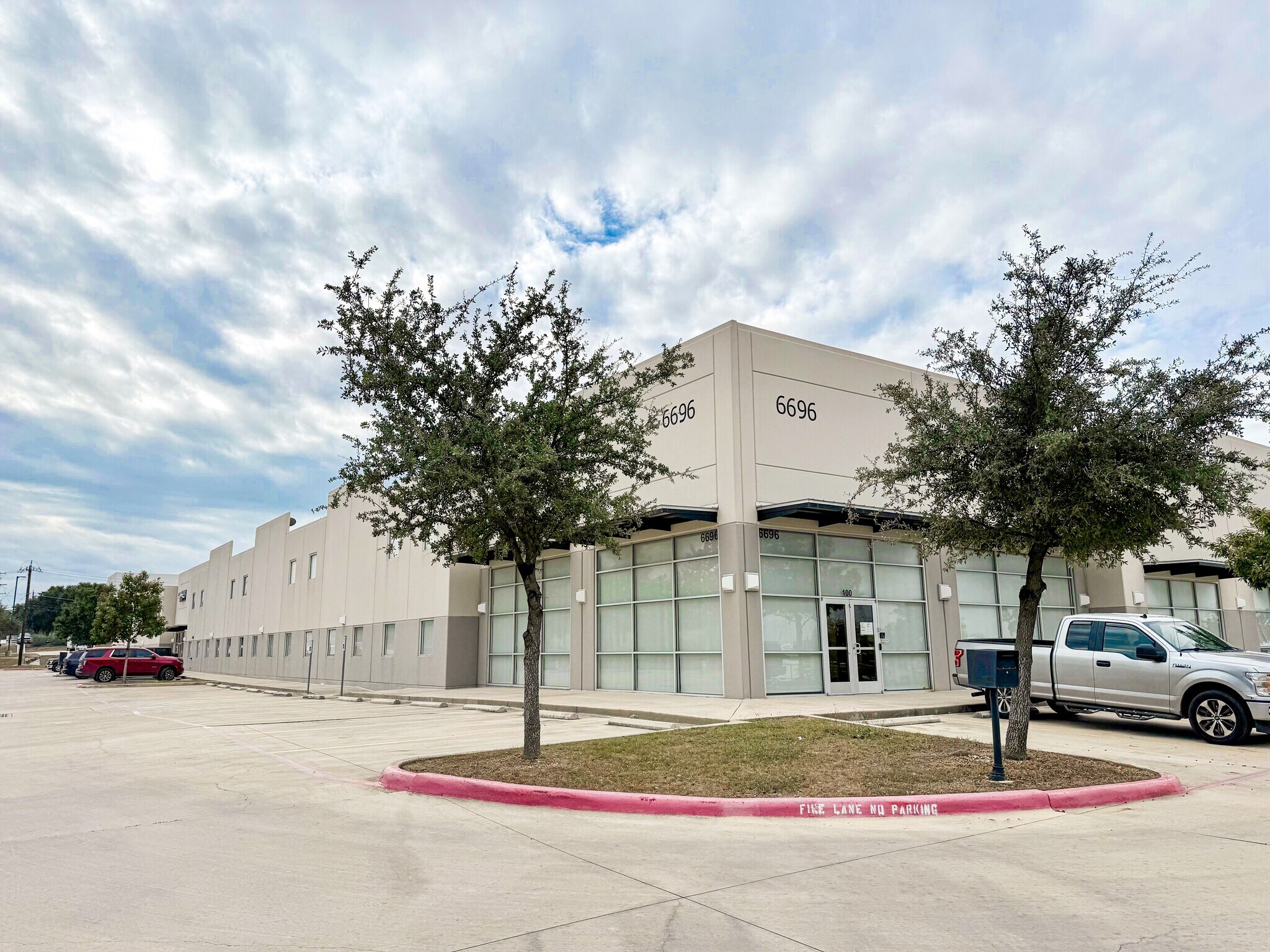 6696 Tri County Pky, Schertz, TX à louer Photo principale– Image 1 sur 9