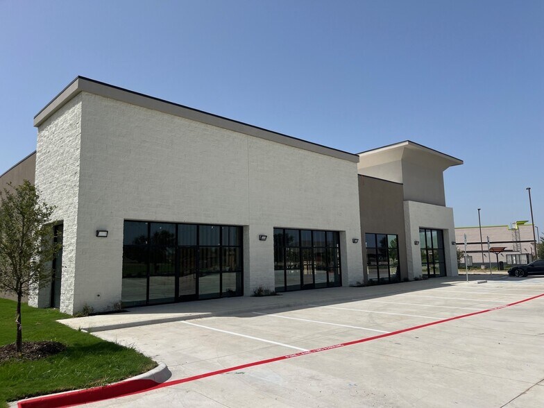 4049 Huffines blvd, Carrollton, TX à louer - Photo de l’immeuble – Image 2 sur 7