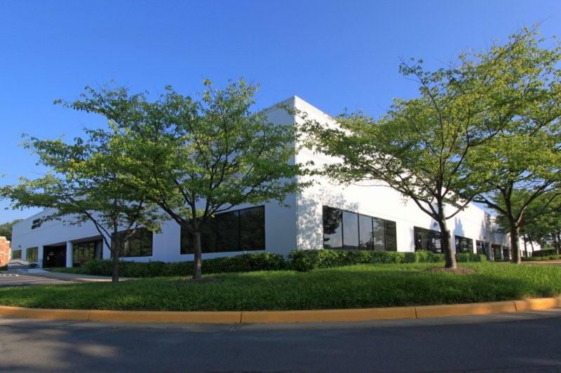 4500 Southgate Pl, Chantilly, VA à louer - Photo de l’immeuble – Image 2 sur 3