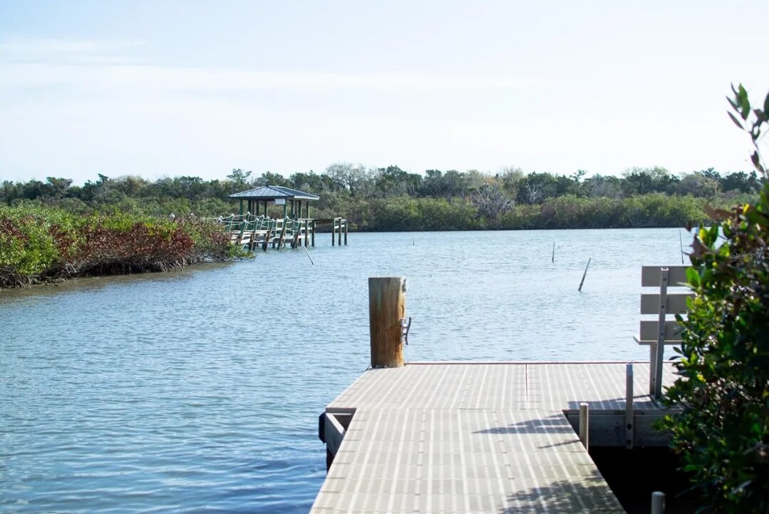 123 S Cory Dr, Edgewater, FL à vendre Photo de l’immeuble– Image 1 sur 4