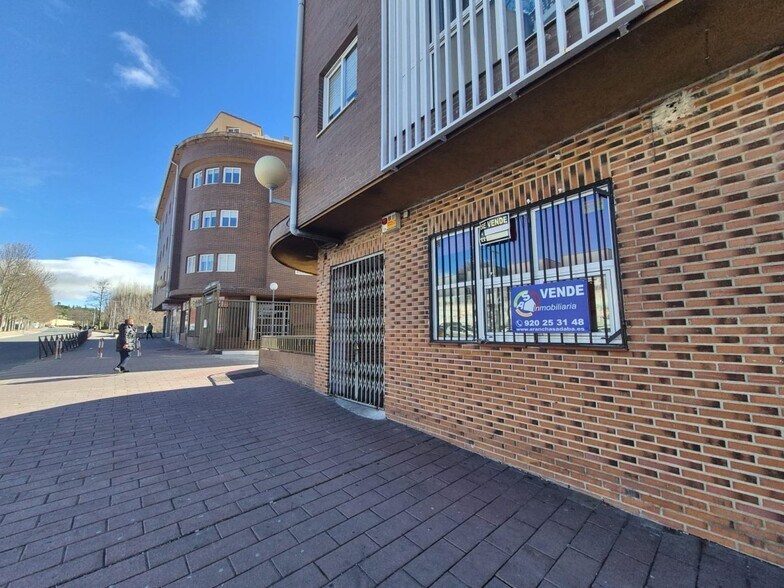 Immeuble residentiel dans Ávila, Ávila à vendre - Photo de l’immeuble – Image 1 sur 4