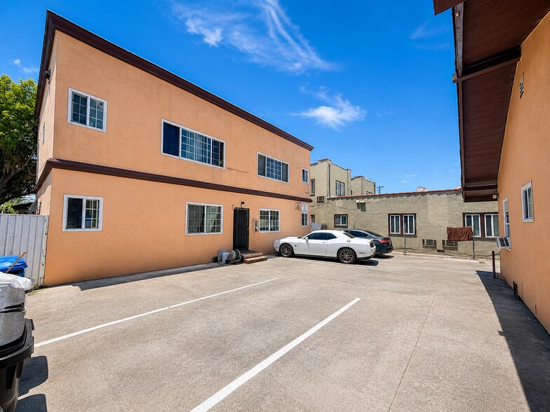 1073 Hoffman Ave, Long Beach, CA à vendre - Photo de l’immeuble – Image 3 sur 7