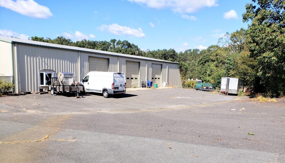 141 Cooper Rd, West Berlin, NJ à louer - Photo de l’immeuble – Image 3 sur 10