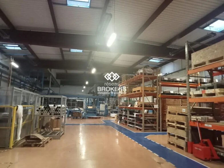 Local d'activités dans Lannemezan à vendre - Photo de l’immeuble – Image 2 sur 8